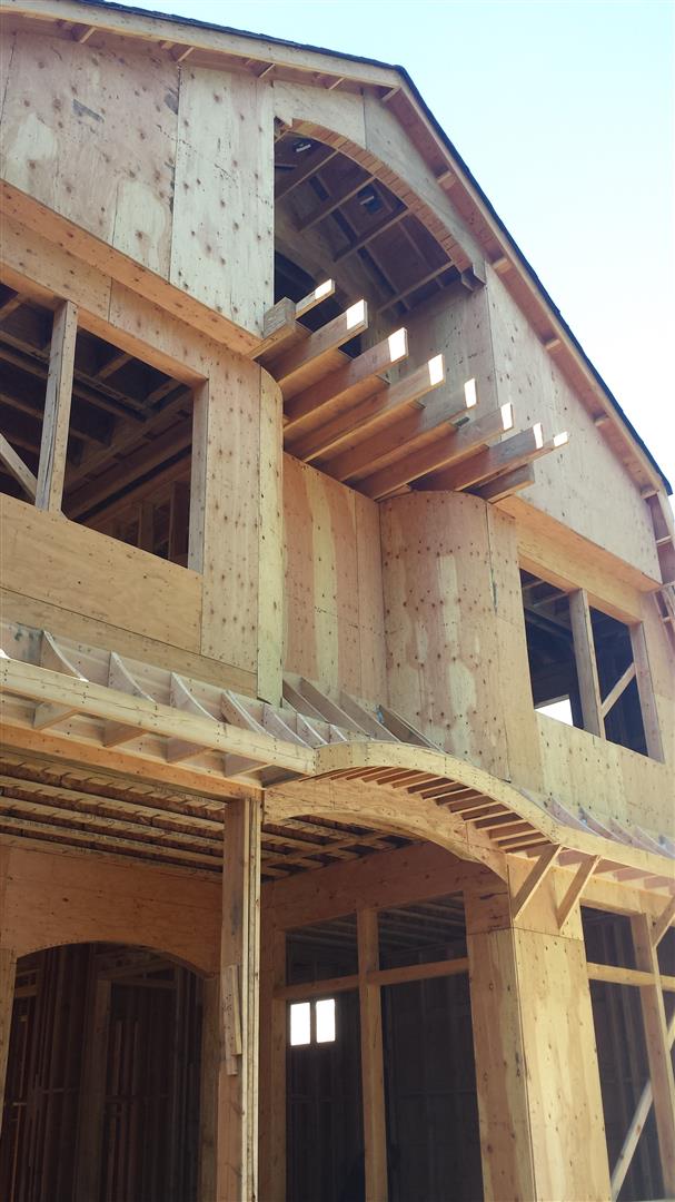 2015-07-31Front elevation details are coming into form